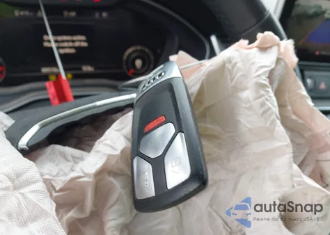 2018 Audi Q5 2.0T Premium/2.0T Tech Premium z USA, uszkodzony, nr VIN WA1BNAFY4J2224305